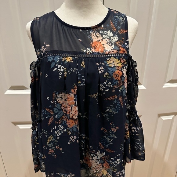 LUCKY brand sheer floral cold shoulder top size small - Picture 1 of 13
